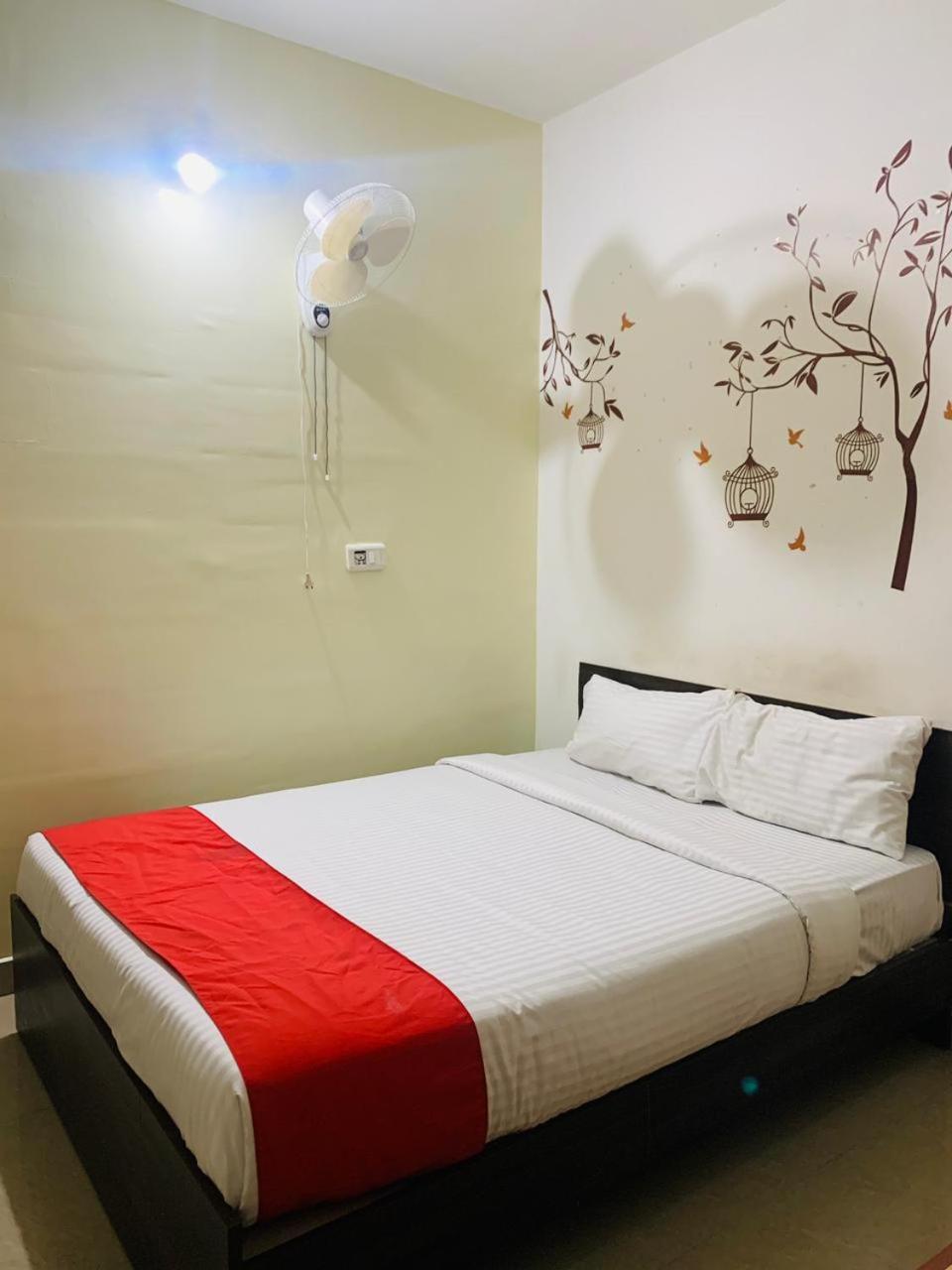 Western Silicon Hotel Kammasandra ภายนอก รูปภาพ