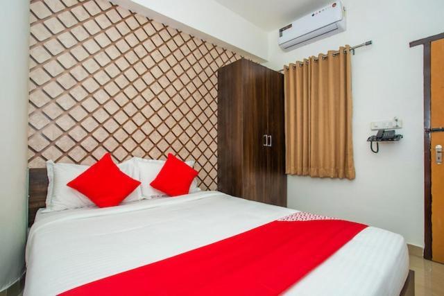 Western Silicon Hotel Kammasandra ภายนอก รูปภาพ